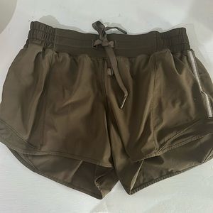 Lemon athletic shorts- olive green size 6 Tall